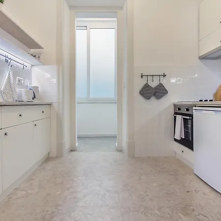 Bright 2br On Bica Steps | Walk To Chiado