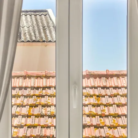 Bright 2br On Bica Steps | Walk To Chiado