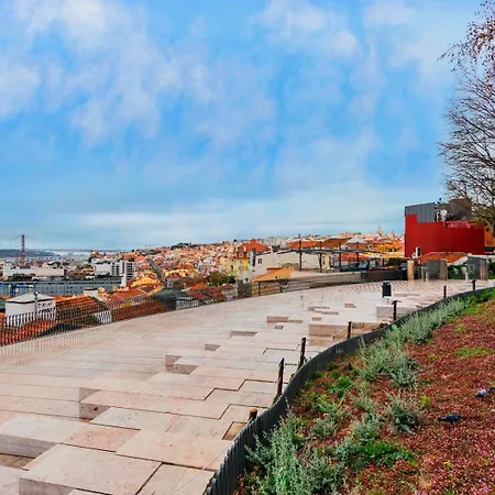 Bright 2br On Bica Steps | Walk To Chiado