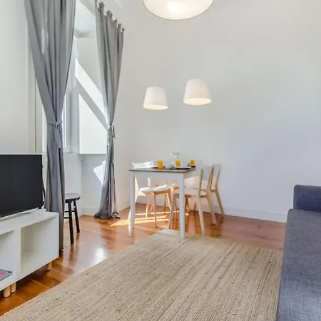 Bright 2br On Bica Steps | Walk To Chiado Лісабон