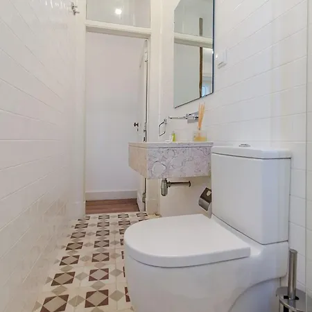 Bright 2br On Bica Steps | Walk To Chiado * Lisbona