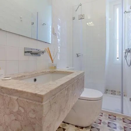 Bright 2br On Bica Steps | Walk To Chiado Appartamento Lisbona