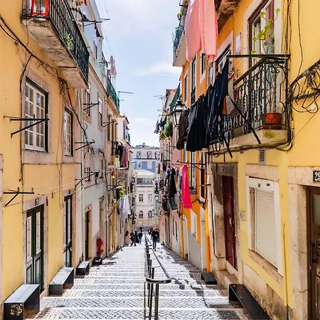 Bright 2br On Bica Steps | Walk To Chiado Appartamento *