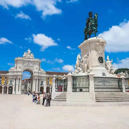 Bright 2br On Bica Steps | Walk To Chiado Лісабон