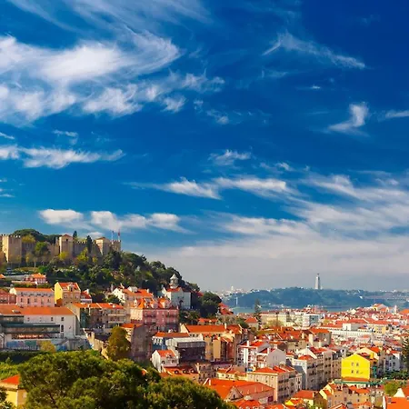 Апартаменти Bright 2br On Bica Steps | Walk To Chiado *